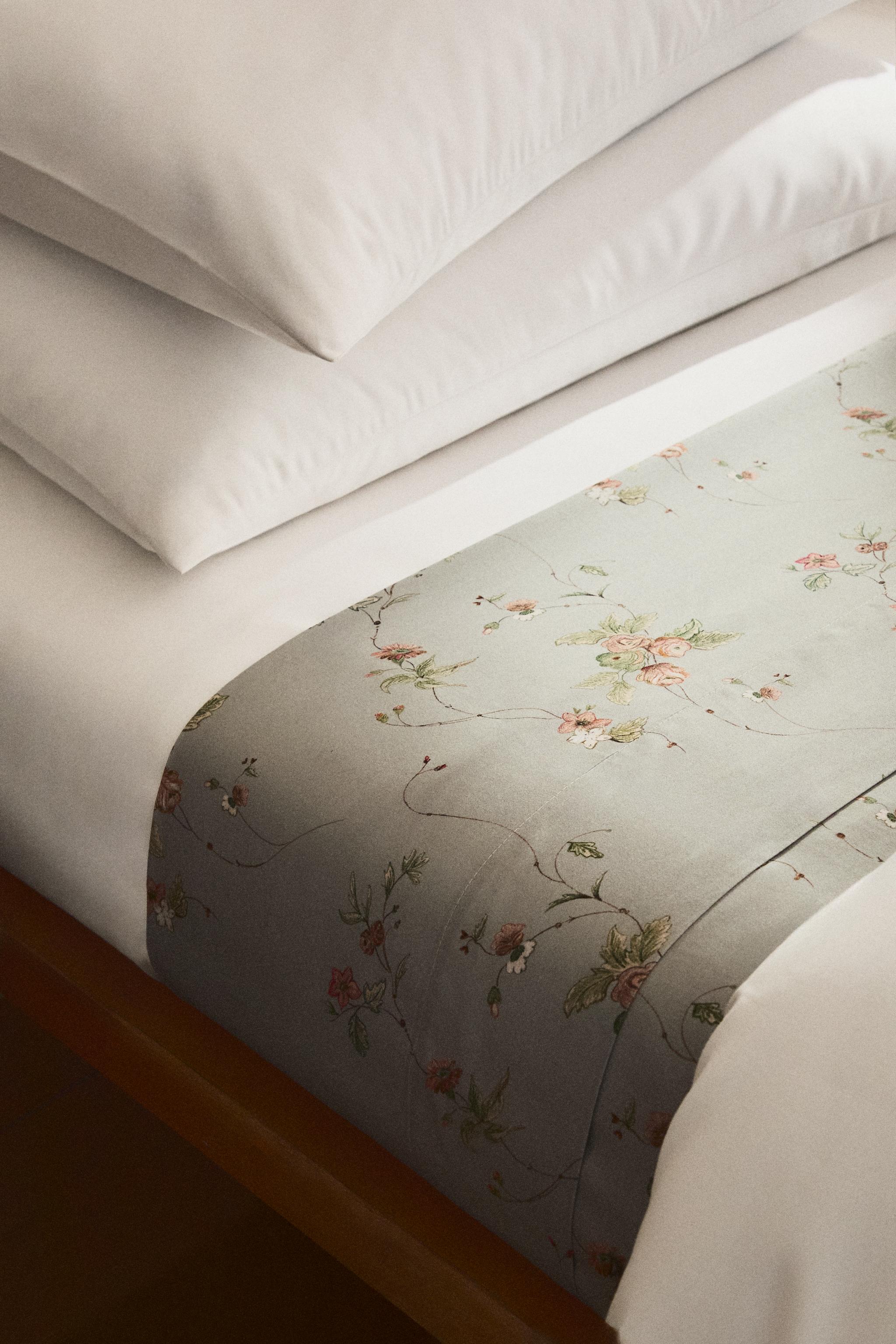 FLORAL BRANCH SATEEN FLAT SHEET (300 THREAD COUNT)